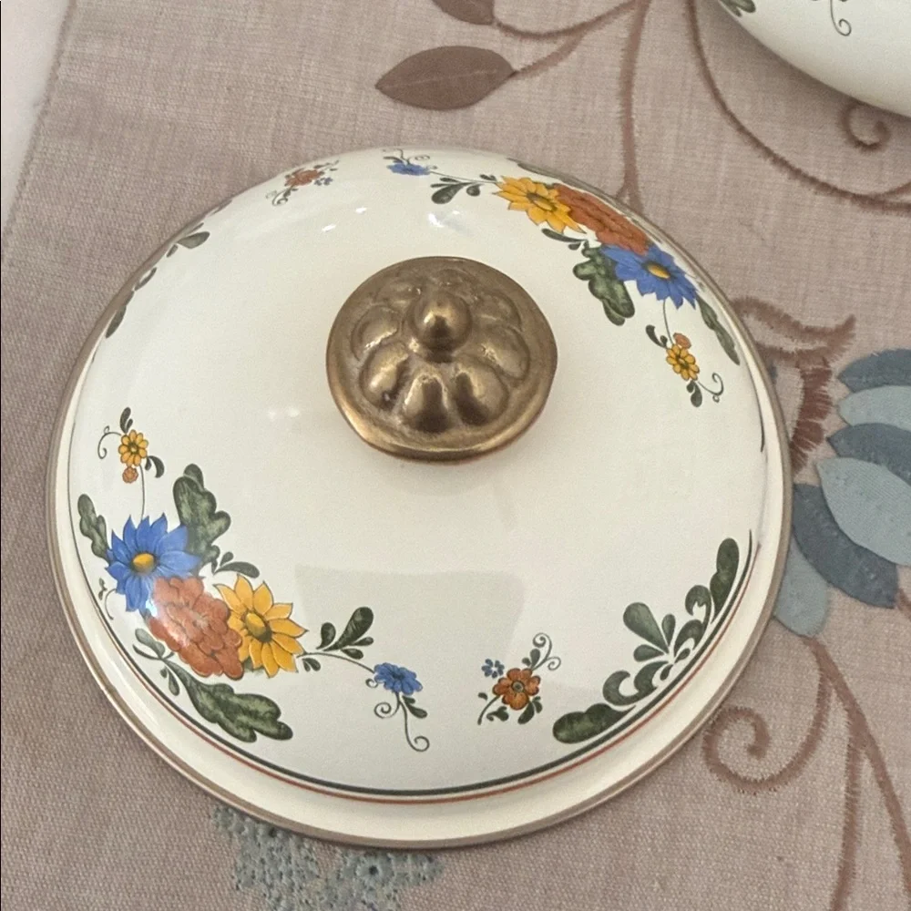 Villeroy & Boch Alt Amsterdam 6.5” Metal/Enamel Skillet Pot with Lid